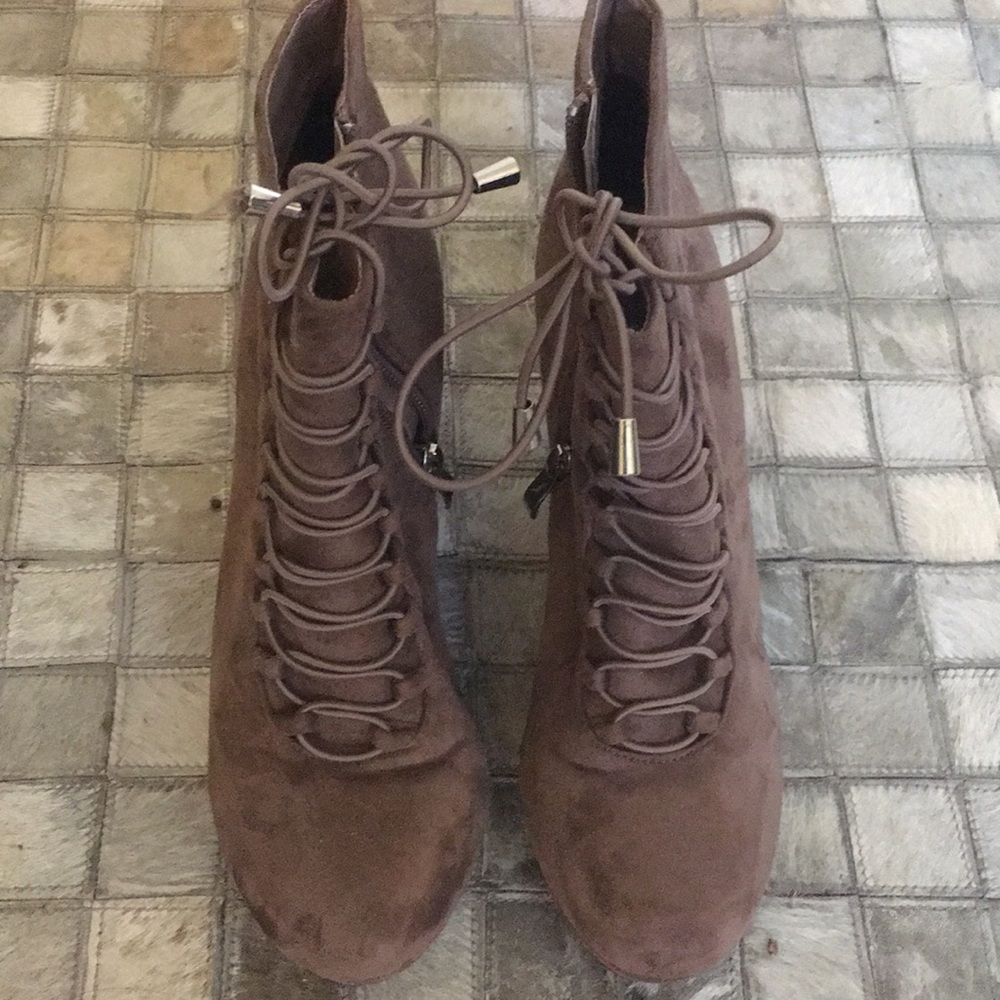 Wedge bootie